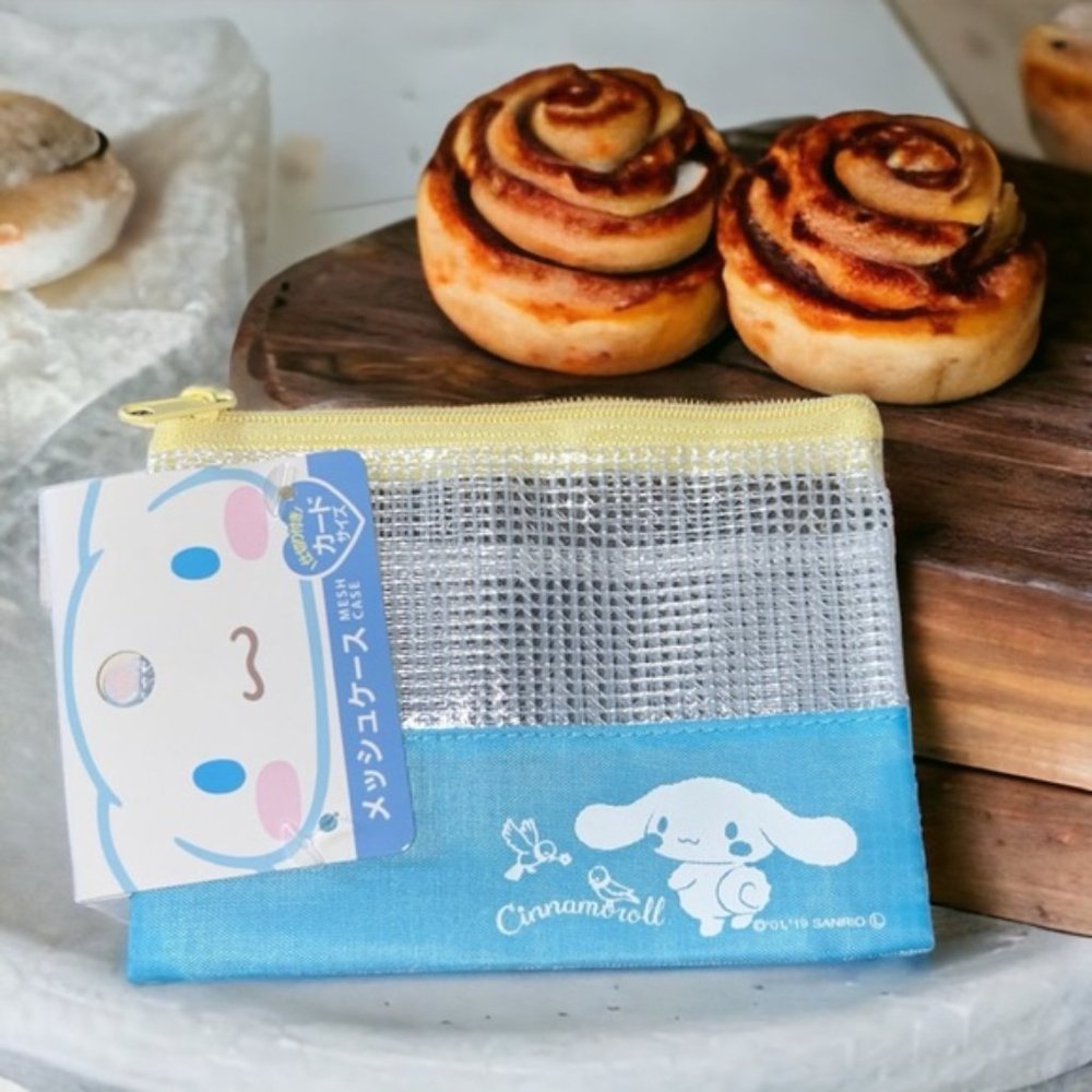 - Sanrio Cinnamoroll Mesh Case Card Holder